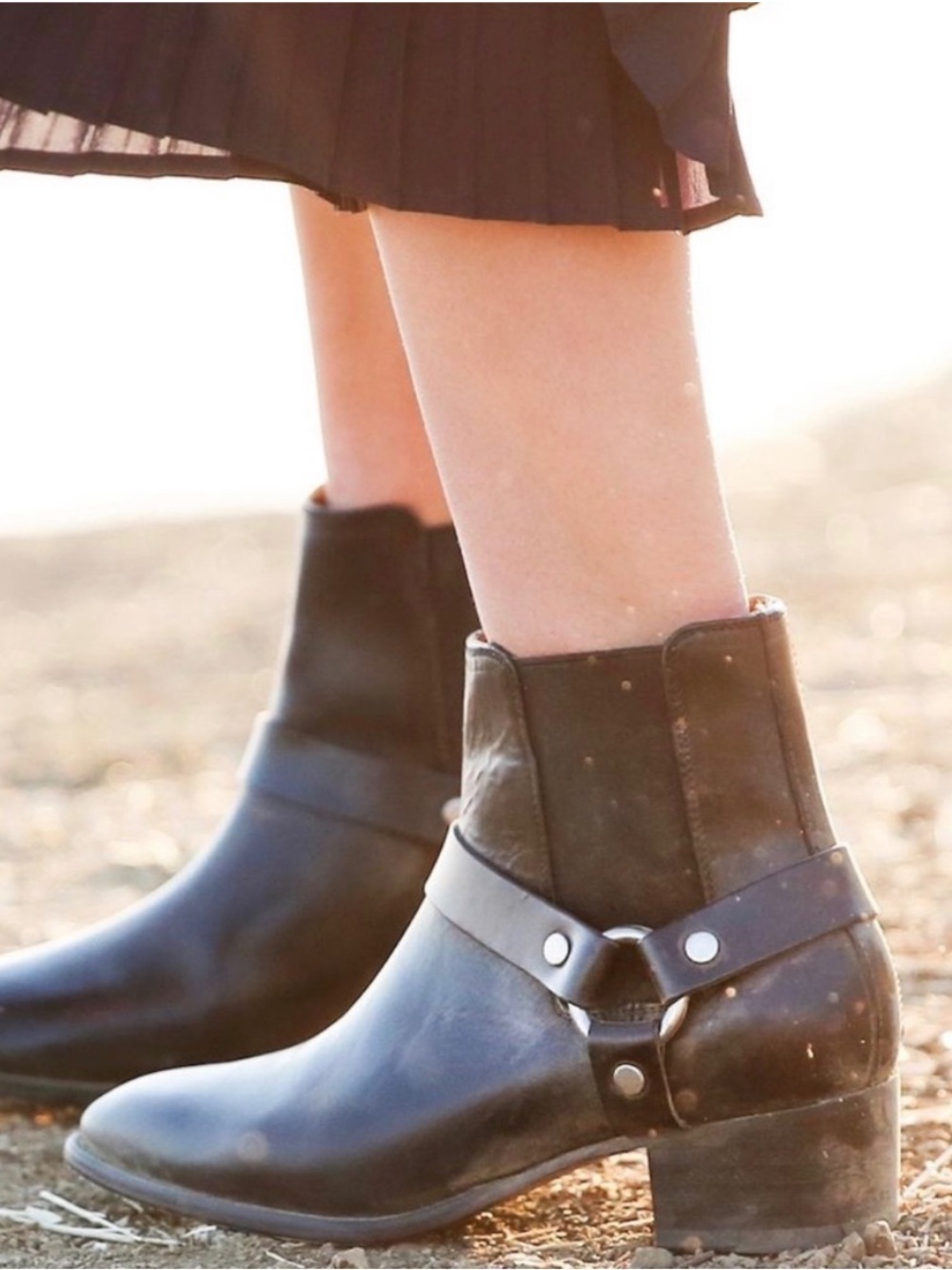 Frye Women's Dara Harness Leather Chelsea Boot Sz 9 - Picture 2 of 10